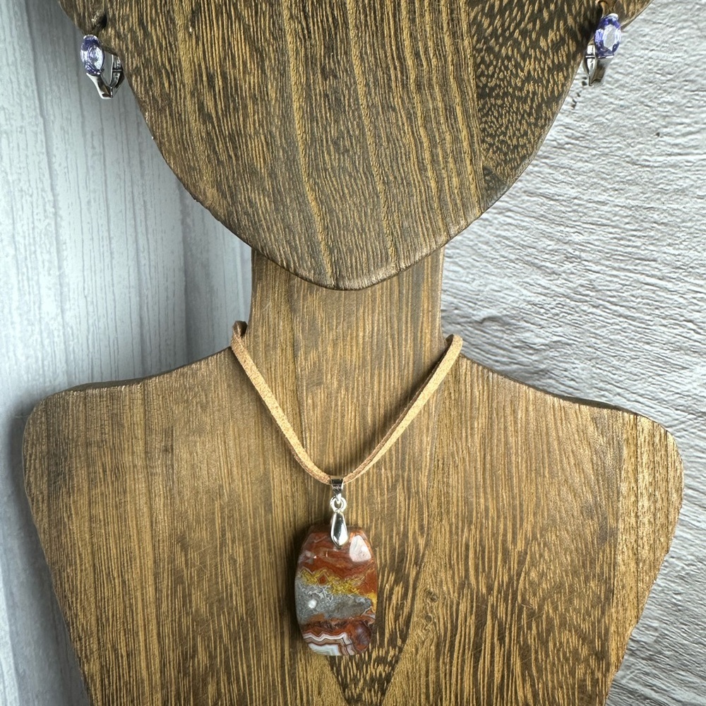 Mexican Crazy Lace Agate Pendant Necklace on Tan Faux Suede - Picture 2 of 9